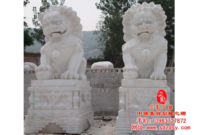 汉白玉石狮子