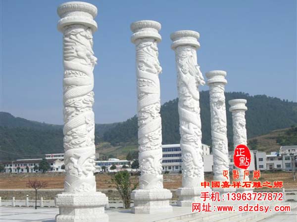 汉白玉石雕龙柱