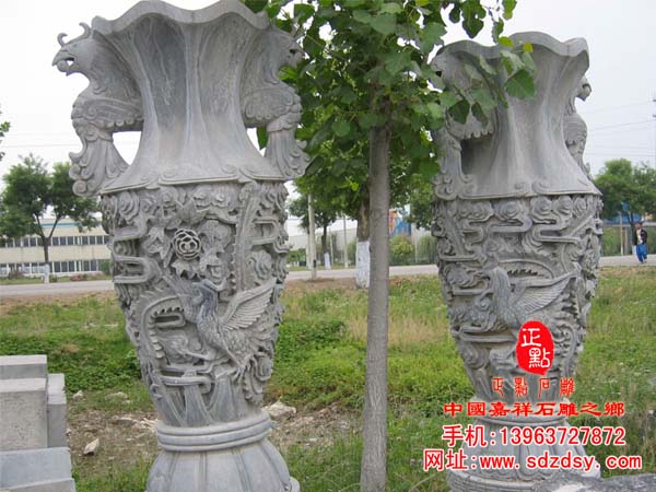石雕迎宾花瓶
