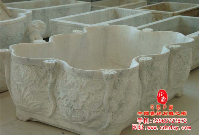 青石雕花水池缸